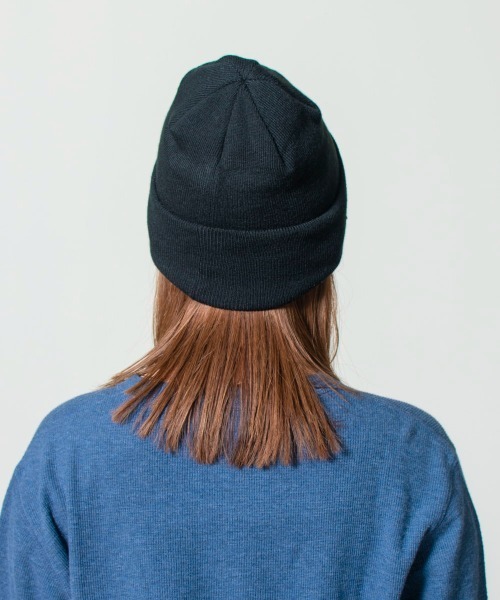 NEW ERA（ニューエラ）の「NEW ERA  BASIC CUFF KNIT（ニットキャップ/ビーニー・メンズ・ネイビー/ブラウン/グレー/アイボリー/ブラック×ホワイト/ブラック×ブラック/バーガンディー/ウィート/ブラック×ゴールド・57~59cm）」の13枚目の写真