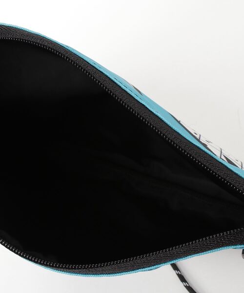 XLARGE（エクストララージ）の「XLARGE × VANS SACOCHE（ショルダーバッグ・メンズ・ブラック・ONE SIZE）」の8枚目の写真