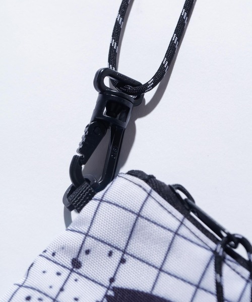 XLARGE（エクストララージ）の「XLARGE × VANS SACOCHE（ショルダーバッグ・メンズ・ブラック・ONE SIZE）」の3枚目の写真