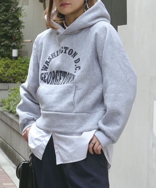 CORNERS（コーナーズ）の「裏起毛カレッジロゴショートパーカー（パーカー・レディース・杢グレー/スミクロ/オートミール/グレイッシュベージュ/グリーン・M/L）」の13枚目の写真