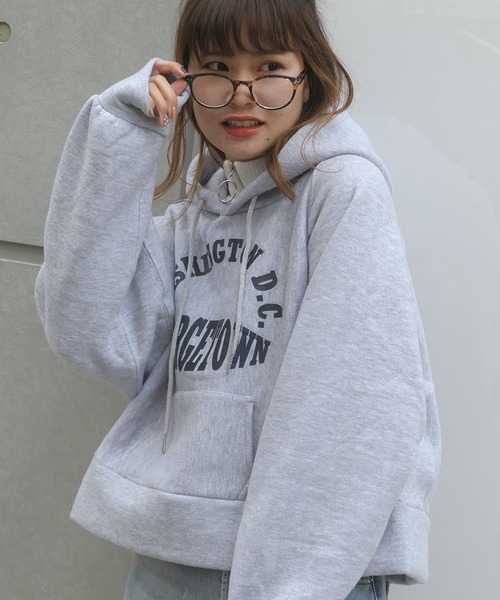 CORNERS（コーナーズ）の「裏起毛カレッジロゴショートパーカー（パーカー・レディース・杢グレー/スミクロ/オートミール/グレイッシュベージュ/グリーン・M/L）」の15枚目の写真