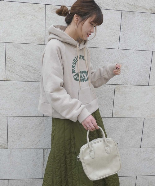 CORNERS（コーナーズ）の「裏起毛カレッジロゴショートパーカー（パーカー・レディース・杢グレー/スミクロ/オートミール/グレイッシュベージュ/グリーン・M/L）」の18枚目の写真