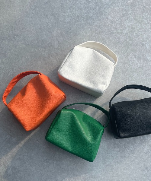 AS KNOW AS plus（アズノゥアズプラス）の「ぽすりとポーチバッグ（ショルダーバッグ・レディース・ブラック/オレンジ/グリーン/アイボリー・FREE）」の14枚目の写真