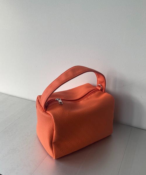 AS KNOW AS plus（アズノゥアズプラス）の「ぽすりとポーチバッグ（ショルダーバッグ・レディース・ブラック/オレンジ/グリーン/アイボリー・FREE）」の6枚目の写真