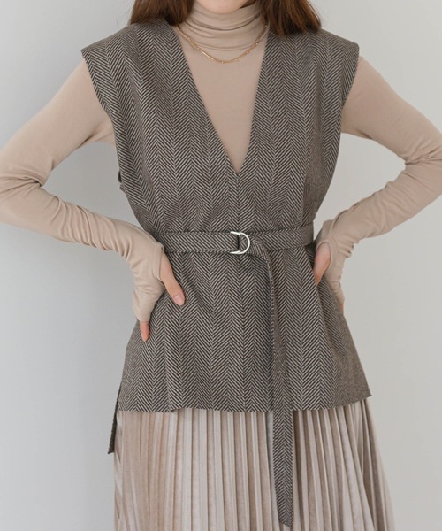 UNE MANSION（ユヌマンション）の「[UNE ORIGINAL] ヘリンボーンベスト(ベルトset)（ベスト・レディース・クリーム/ブラウン/ライトブラウン/ダークグレー/ライトベージュ/ブラック・FREE）」の17枚目の写真