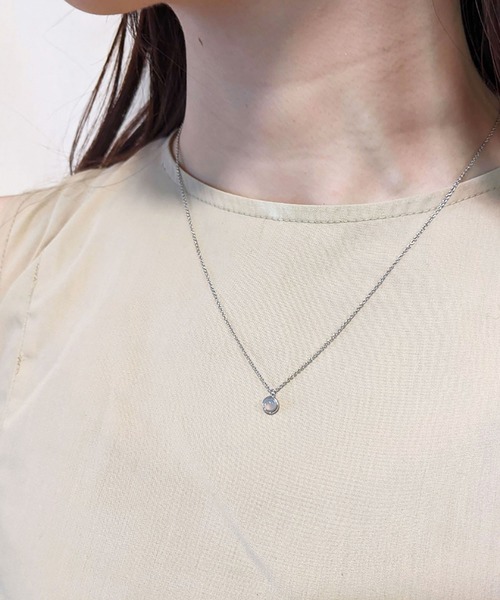 BROTHERHOOD（ブラザーフッド）の「【earyear】バースストーンペンダント：シルバー（ネックレス・レディース・ブルー/ネイビー/クリア/ホワイト/グリーン/ピンク/グレー/ライトパープル/ライトブルー/ライトグリーン/レッド/ターコイズブルー・FREE）」の3枚目の写真