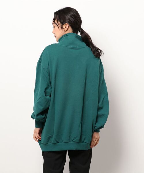 SPINNS（スピンズ）の「【ゆったりシルエット】WSロゴ ハーフジップ裏起毛スウェット（スウェット・レディース・ブラック/ダークグリーン/ネイビー/オフホワイト/オートミール・ONESIZE）」の7枚目の写真