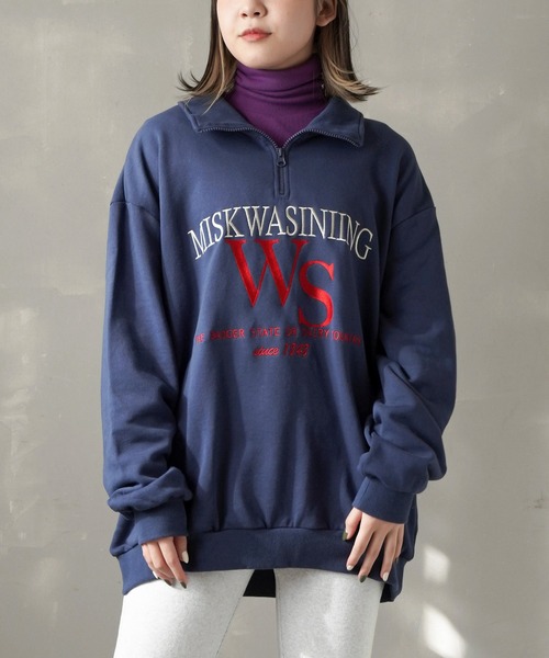 SPINNS（スピンズ）の「【ゆったりシルエット】WSロゴ ハーフジップ裏起毛スウェット（スウェット・レディース・ブラック/ダークグリーン/ネイビー/オフホワイト/オートミール・ONESIZE）」の5枚目の写真