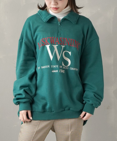 SPINNS（スピンズ）の「【ゆったりシルエット】WSロゴ ハーフジップ裏起毛スウェット（スウェット・レディース・ブラック/ダークグリーン/ネイビー/オフホワイト/オートミール・ONESIZE）」の4枚目の写真