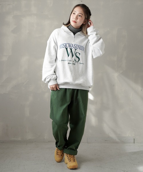 SPINNS（スピンズ）の「【ゆったりシルエット】WSロゴ ハーフジップ裏起毛スウェット（スウェット・レディース・ブラック/ダークグリーン/ネイビー/オフホワイト/オートミール・ONESIZE）」の10枚目の写真