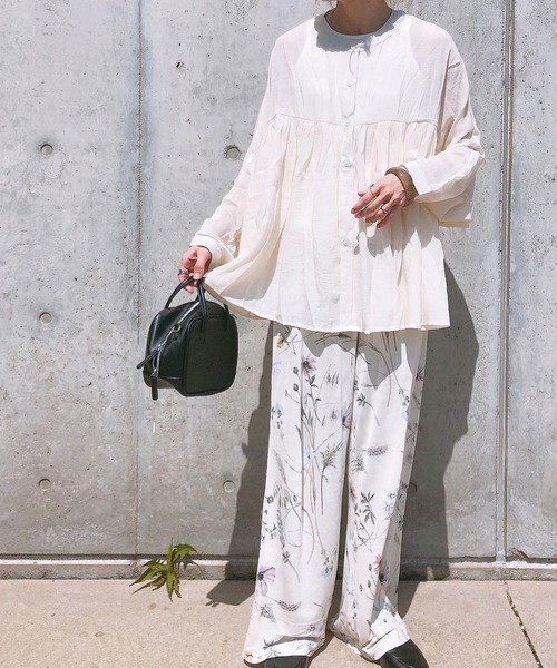 reca(レカ)の「ギャザーボリュームブラウス(シャツ/ブラウス・レディース・ブルー/ブラック/グリーン/アイボリー・FREE)」の21枚目の写真