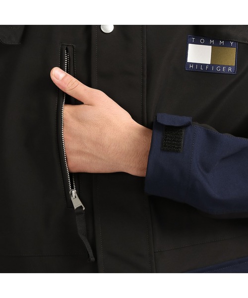 TOMMY HILFIGER（トミーヒルフィガー）の「THE UTILITY ICONS COLLECTION 2 in 1 フーデッドブルゾン（モッズコート・メンズ・ブラック・MEDIUM/LARGE）」の12枚目の写真