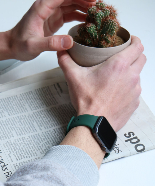 SiNCERE(シンシア)の「Apple Watch Silicone Band / アップルウォッチ バンド シリコンタイプ 38-41mm/42-45mm(デジタル腕時計・メンズ・ホワイト/ブラック/グレー/グリーン/ブルー/レッド・38/42)」の5枚目の写真