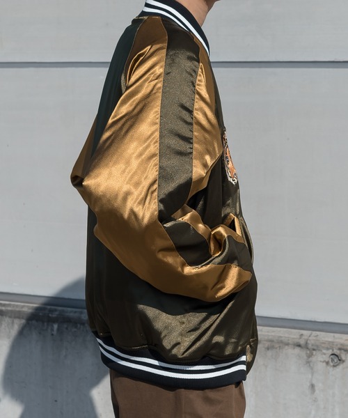 kutir（クティール）の「トラ刺繍スカジャン（スカジャン・メンズ・オリーブ/ブルー・MEDIUM/LARGE）」の7枚目の写真