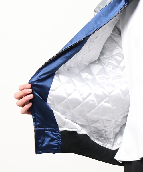 kutir（クティール）の「トラ刺繍スカジャン（スカジャン・メンズ・オリーブ/ブルー・MEDIUM/LARGE）」の21枚目の写真