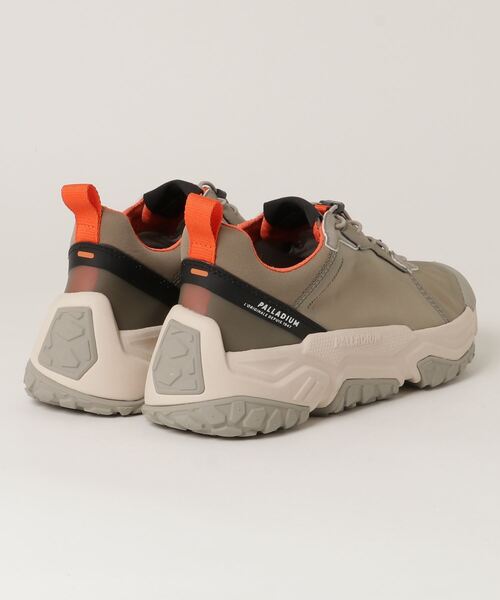 PALLADIUM（パラディウム）の「PALLADIUM/パラディウム OFF-GRID LO WP+/オフグリッド ロー ウォータープルーフ+（スニーカー・メンズ・ライトグレー/ブラック/ダークグレー・25.5cm/26cm/26.5cm/27cm/27.5cm/28cm）」の4枚目の写真