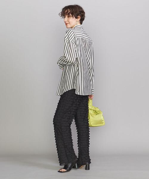 BEAUTY&YOUTH UNITED ARROWS（ビューティーアンドユースユナイテッドアローズ）の「BY ストライプ レギュラーシャツ -ウォッシャブル-（シャツ/ブラウス・レディース・ライトブルー/ブラック/ネイビー・FREE）」の4枚目の写真