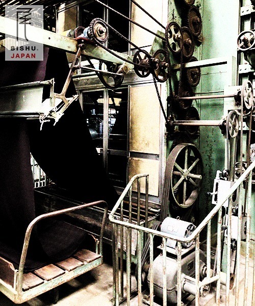 Universal Style Wear（ユニバーサルスタイルウェア）の「Universal Style Wear 尾州 ビシュウ Tシャツ (MADE IN JAPAN)（Tシャツ/カットソー・メンズ・オフホワイト/ブラック/杢グレー・MEDIUM/LARGE/X-LARGE）」の7枚目の写真