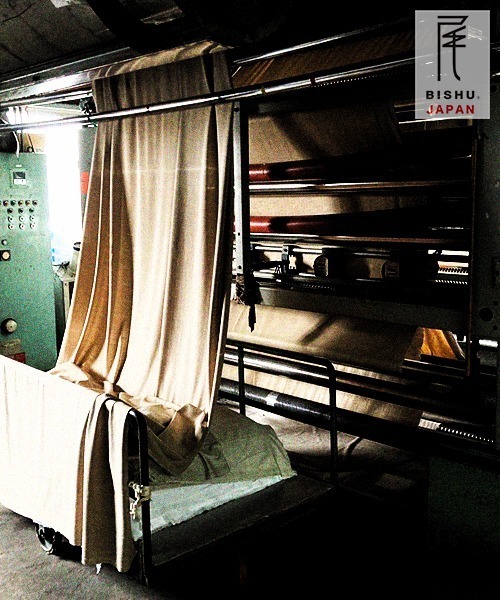 Universal Style Wear（ユニバーサルスタイルウェア）の「Universal Style Wear 尾州 ビシュウ Tシャツ (MADE IN JAPAN)（Tシャツ/カットソー・メンズ・オフホワイト/ブラック/杢グレー・MEDIUM/LARGE/X-LARGE）」の4枚目の写真