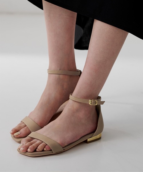 スクエアトゥストラップフラットサンダル