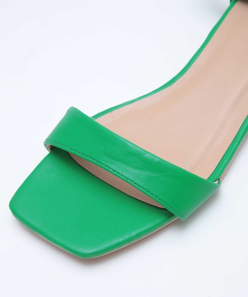 スクエアトゥストラップフラットサンダル