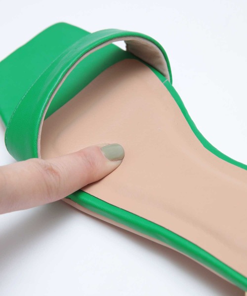 スクエアトゥストラップフラットサンダル