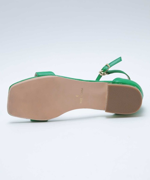 スクエアトゥストラップフラットサンダル