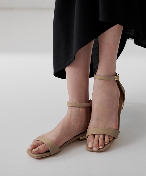 UR'S(ユアーズ)の「スクエアトゥストラップフラットサンダル(サンダル・レディース・ホワイト/ブラック/グリーン/ベージュ・LL/S/M/L)」の21枚目の写真