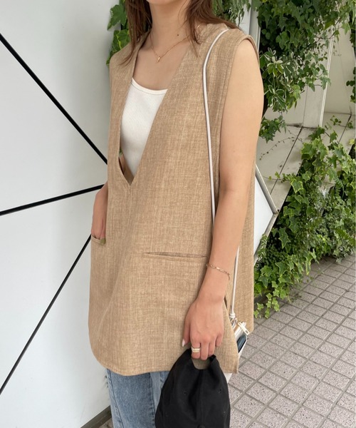COLONY 2139（コロニートゥーワンスリーナイン）の「麻調合繊フロントポケットベスト（ベスト・レディース・ブラック/ベージュ/グレー・FREE）」の3枚目の写真
