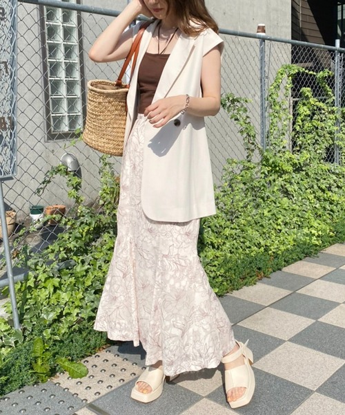 one after another NICE CLAUP(ワンアフターアナザーナイスクラップ)の「テーラードジレ(ベスト・レディース・アイボリー/ブラック/モカ・FREE)」の9枚目の写真