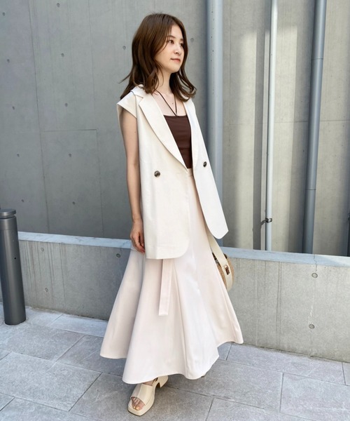 one after another NICE CLAUP(ワンアフターアナザーナイスクラップ)の「テーラードジレ(ベスト・レディース・アイボリー/ブラック/モカ・FREE)」の11枚目の写真