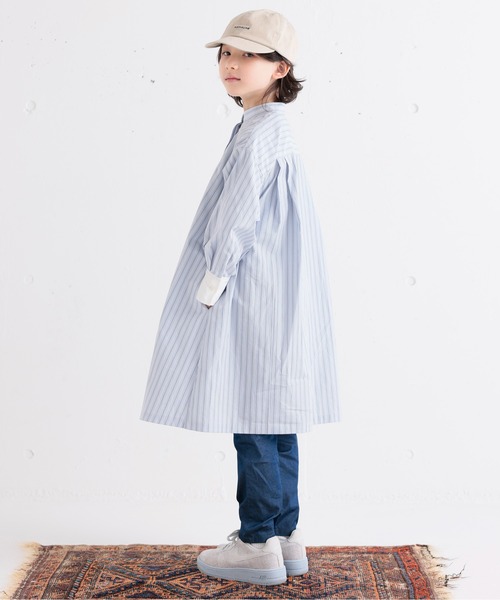ARCH & LINE(アーチアンドライン)の「バンドカラー ロングシャツ PAJAMA LONG SHIRT(シャツワンピース・キッズ・ベージュ/サックスブルー・L/M/S)」の4枚目の写真