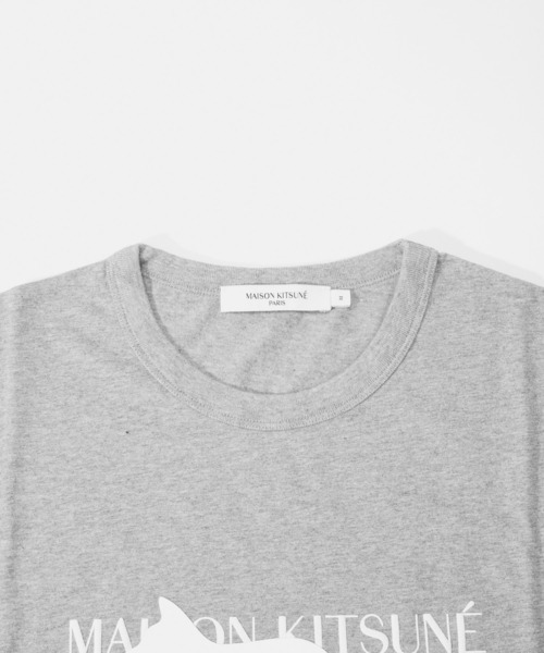 Maison Kitsune(メゾンキツネ)の「MAISON KITSUNE FOX STAMP CLASSIC TEE-SHIRT メゾン キツネ フォックス スタンプ プリント 半袖 Tシャツ(Tシャツ/カットソー・メンズ・ホワイト/グレー・LARGE/X-LARGE/SMALL/MEDIUM)」の11枚目の写真