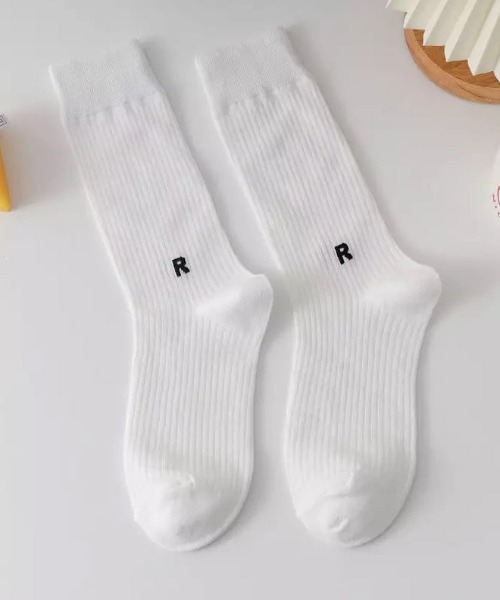 ammy.（エイミードット）の「【 ammy. / エイミードット 】 ワンポイント アルファベット ロゴ カラー ソックス（ソックス/靴下・レディース・ホワイト/ブラック/パープル/ブラウン/グレー/カーキ/ピンク/イエロー/オレンジ/グリーン・FREE）」の2枚目の写真