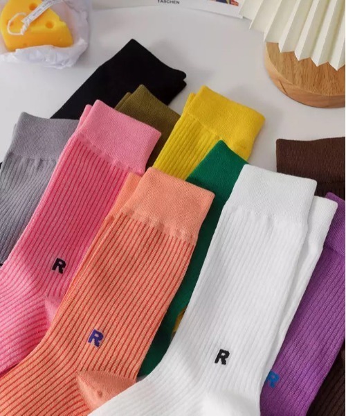 ammy.（エイミードット）の「【 ammy. / エイミードット 】 ワンポイント アルファベット ロゴ カラー ソックス（ソックス/靴下・レディース・ホワイト/ブラック/パープル/ブラウン/グレー/カーキ/ピンク/イエロー/オレンジ/グリーン・FREE）」の11枚目の写真
