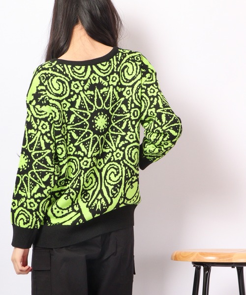 TRANOI（トラノイ）の「TRANOI 総柄ニット（ニット/セーター・レディース・オレンジ/グリーン・FREE）」の6枚目の写真