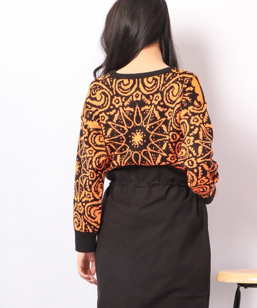 TRANOI（トラノイ）の「TRANOI 総柄ニット（ニット/セーター・レディース・オレンジ/グリーン・FREE）」の12枚目の写真