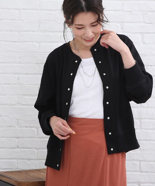 SHOO・LA・RUE(シューラルー)の「◆裏毛ドット釦カーディガン(カーディガン/ボレロ・レディース・ライトグレー/ブラック/グリーン/キャメル/ピンク系その他/パープル系・02/03/04)」の2枚目の写真