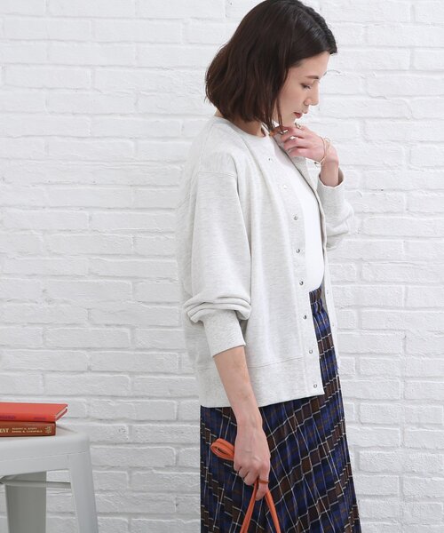 SHOO・LA・RUE(シューラルー)の「◆裏毛ドット釦カーディガン(カーディガン/ボレロ・レディース・ライトグレー/ブラック/グリーン/キャメル/ピンク系その他/パープル系・02/03/04)」の13枚目の写真