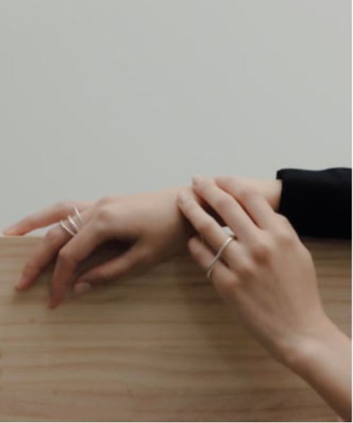 BYOKA(ビョーカ)の「【BYOKA / ビョーカ】G.LINK EARCUFF / イヤーカフ(イヤーカフ・レディース・ゴールド・FREE)」の4枚目の写真