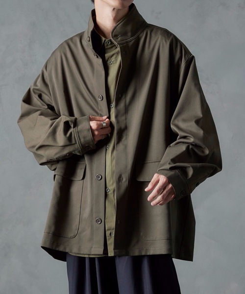 NILWAY（ニルウェイ）の「フラップポケットスタンドカラーシャツブルゾン / カーゴシャツ（シャツ/ブラウス・メンズ・ブラック/カーキ/アイボリー・MEDIUM/LARGE）」の3枚目の写真