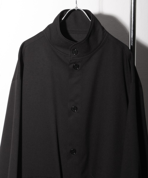 NILWAY（ニルウェイ）の「フラップポケットスタンドカラーシャツブルゾン / カーゴシャツ（シャツ/ブラウス・メンズ・ブラック/カーキ/アイボリー・MEDIUM/LARGE）」の4枚目の写真