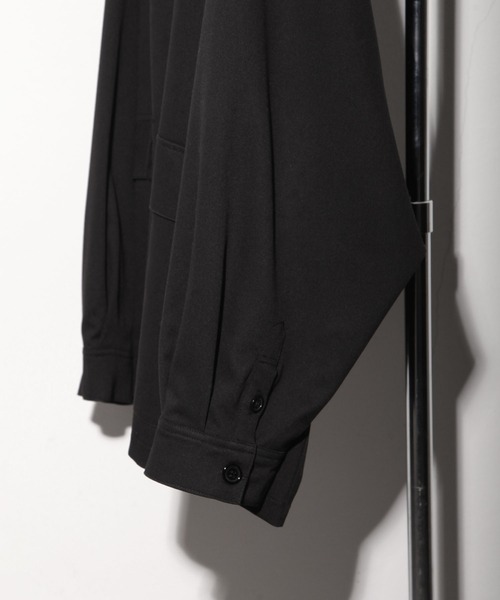 NILWAY（ニルウェイ）の「フラップポケットスタンドカラーシャツブルゾン / カーゴシャツ（シャツ/ブラウス・メンズ・ブラック/カーキ/アイボリー・MEDIUM/LARGE）」の7枚目の写真