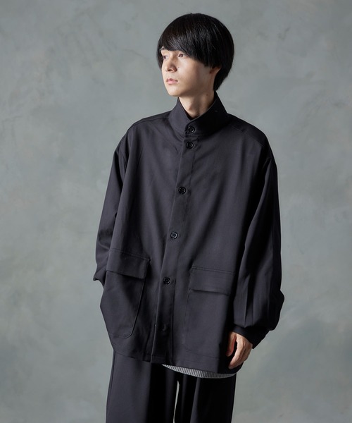 NILWAY（ニルウェイ）の「フラップポケットスタンドカラーシャツブルゾン / カーゴシャツ（シャツ/ブラウス・メンズ・ブラック/カーキ/アイボリー・MEDIUM/LARGE）」の12枚目の写真