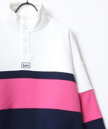 Lee（リー）の「Lee/リー SPORTS SWEAT/ビッグシルエット バイカラー ロゴ ワンポイント刺繍 スナップ モックネック スウェット（スウェット）」