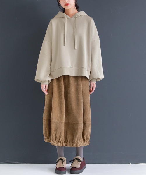 osharewalker（オシャレウォーカー）の「『裏起毛ボリューム袖パーカー』（パーカー・レディース・ボルドー/ダークグレー/グレイッシュベージュ/パープル/ブルーグリーン/ブラック・FREE）」の7枚目の写真