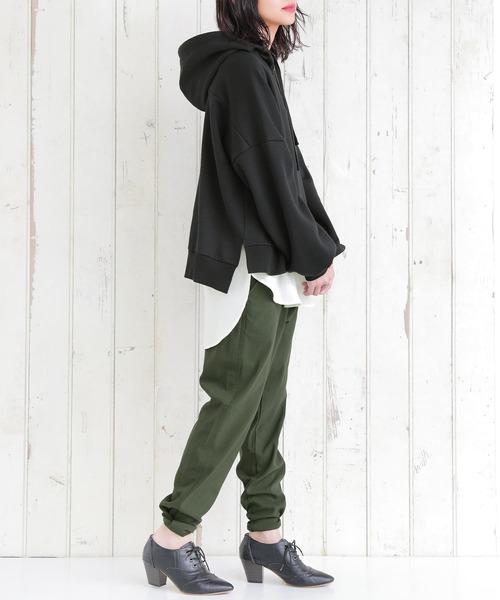 osharewalker（オシャレウォーカー）の「『裏起毛ボリューム袖パーカー』（パーカー・レディース・ボルドー/ダークグレー/グレイッシュベージュ/パープル/ブルーグリーン/ブラック・FREE）」の15枚目の写真