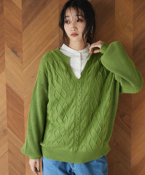 CRAFT STANDARD BOUTIQUE(クラフトスタンダードブティック)の「ケーブルスキッパープルオーバー(ニット/セーター・レディース・グレー/ベージュ/グリーン・FREE)」の3枚目の写真