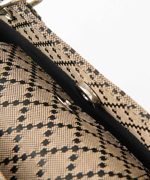 Seemi. byNICECLAUP( シーミーバイナイスクラップ)の「【Seemi】Seemiショルダー付きミニトート(ショルダーバッグ・レディース・ブラック/アイボリー/ベージュ・FREE)」の10枚目の写真