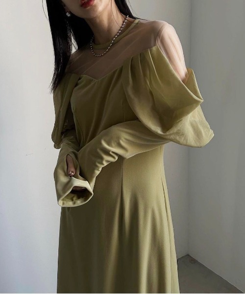 Ameri（アメリ）の「UND VELOUR OFF SHOULDER DRESS（ワンピース
